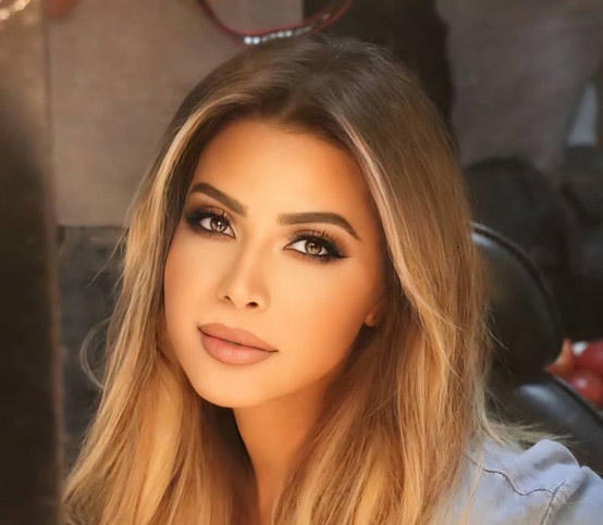 نوال الزغبي تطفئ شمعتها الـ 49