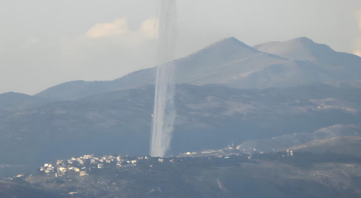  إطلاق رشقة صاروخية كبيرة من جنوب لبنان