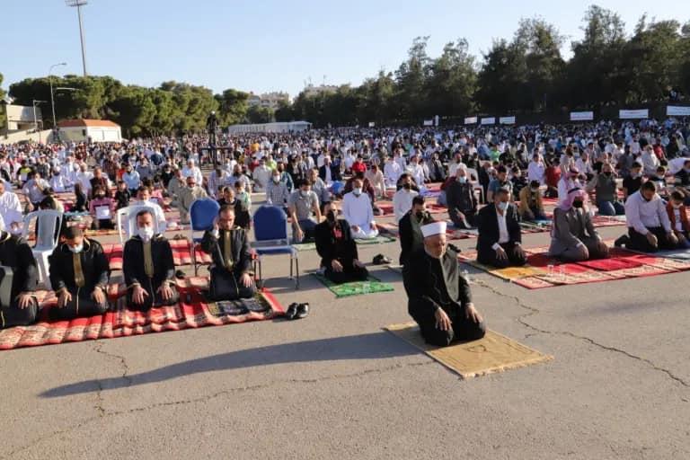 الأوقاف تحدد موعـد ومصليات وخطباء صلاة العيد