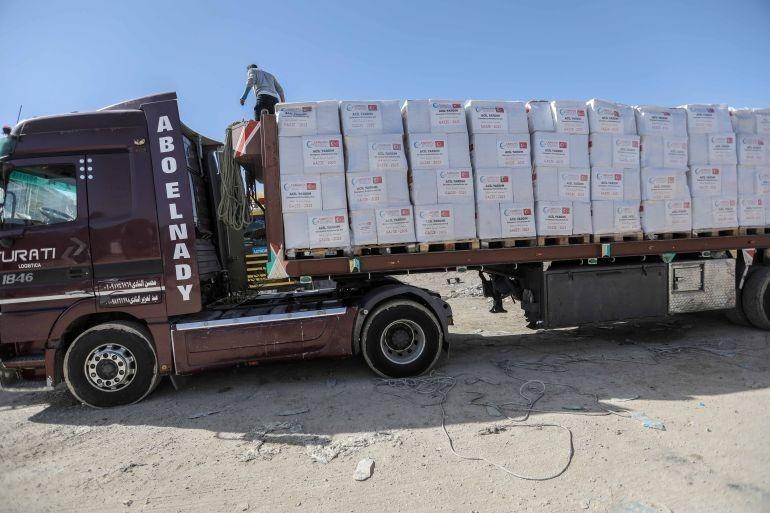 الخارجية: القوافل الأردنية المتجهة لغزة استمرت بمهمتها رغم الاعتداء الإسرائيلي