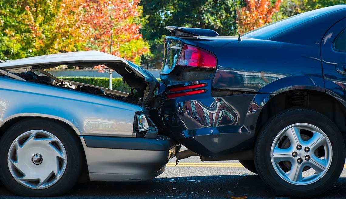 حادث سير بين 4 مركبات داخل نفق في عمان