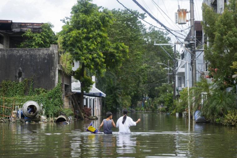 الفلبين .. العاصفة ترامي تخلف81 قتيلاً