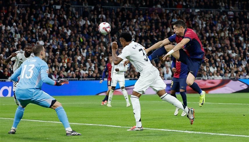 برشلونة يدمر شباك ريال مدريد برباعية في البرنابيو